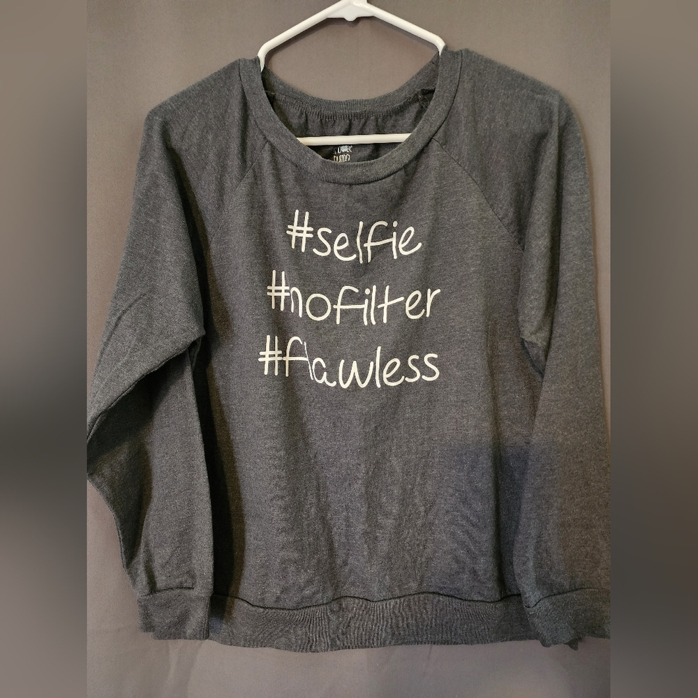 Snooze Button Top,Women's Sz Large Gray Long Sleeve Graphic Top